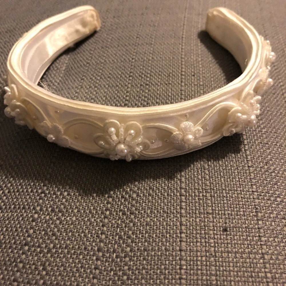 Wedding vail headband